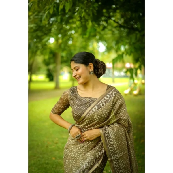 Cotton Printed Saree With Unstitched Blouse (Green, 5.5 Mtr) - Image 3