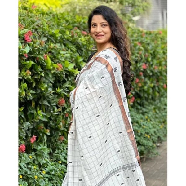 Generic Women's Silk Printed Saree With Unstitched Blouse 5.5Mtr (Off White) - Image 2